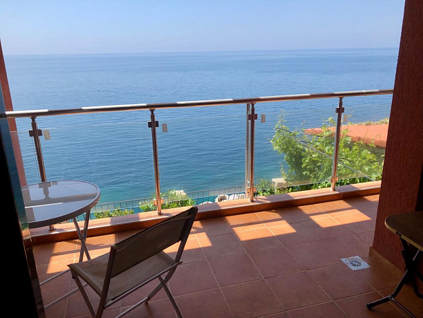 Apartment 53m2 on the first line with panoramic sea views in Dobra Voda